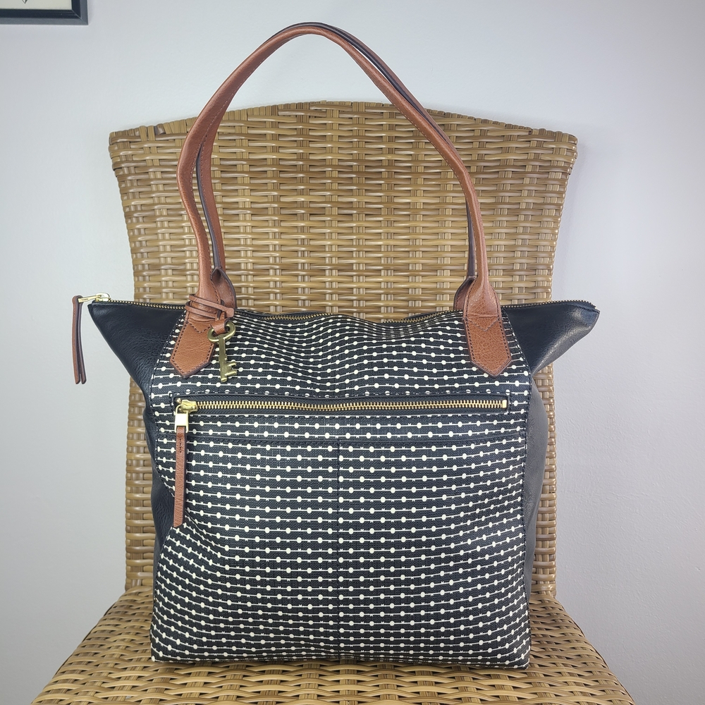 Fossil Fiona Large Tote Shoulder Bag Purse Black White Keystrip Design